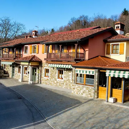 Domacija Pri Damjanu 3* Kozina