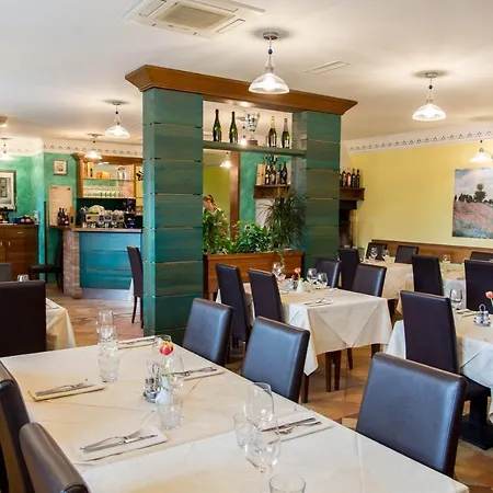 Domacija Pri Damjanu 3* Kozina