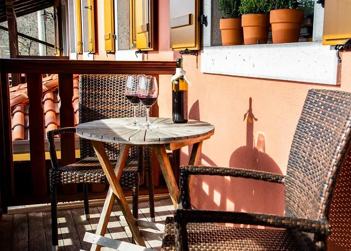 Domacija Pri Damjanu Affittacamere Kozina