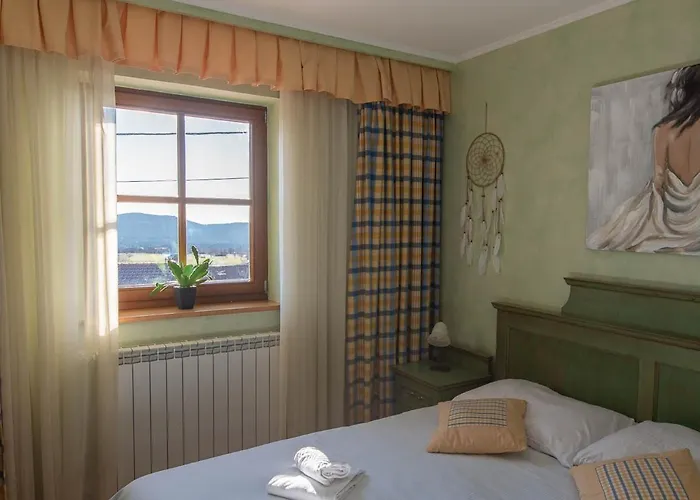 Domacija Pri Damjanu Kozina